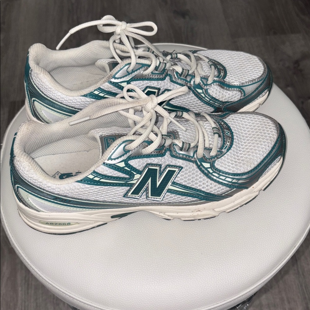 New Balance White and Teal Athletic Shoes
